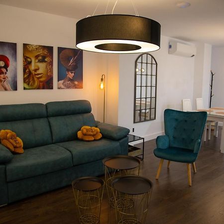 Apartamentos Boutique Cervantes Пласенсія Екстер'єр фото