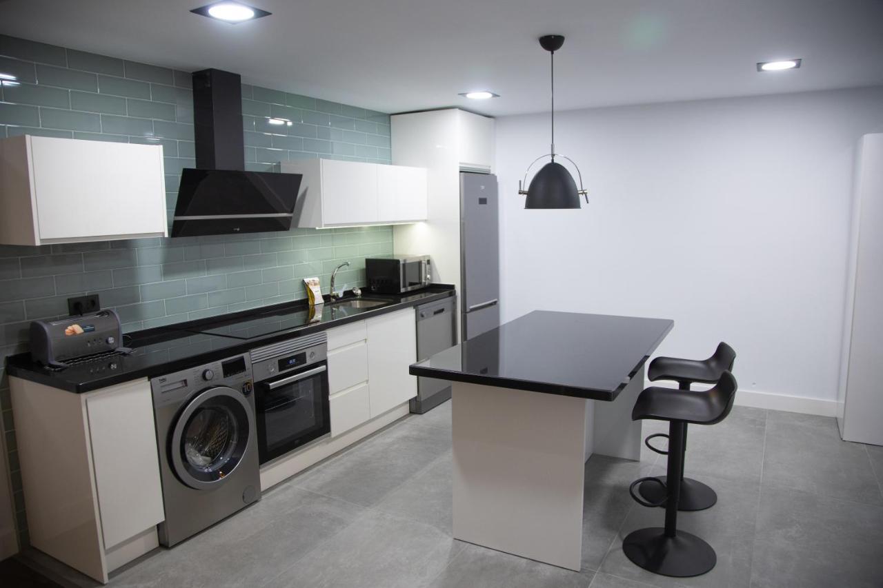 Apartamentos Boutique Cervantes Пласенсія Екстер'єр фото