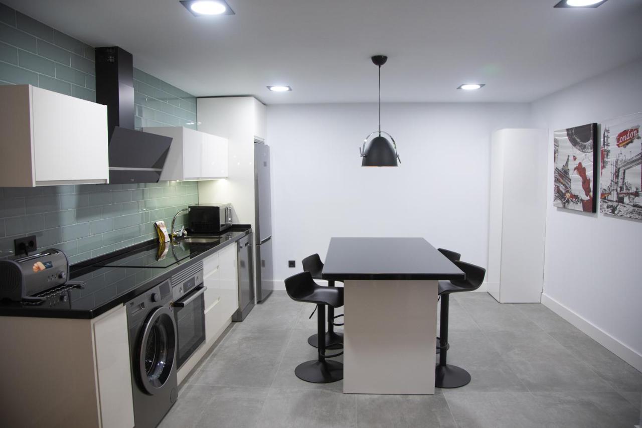 Apartamentos Boutique Cervantes Пласенсія Екстер'єр фото
