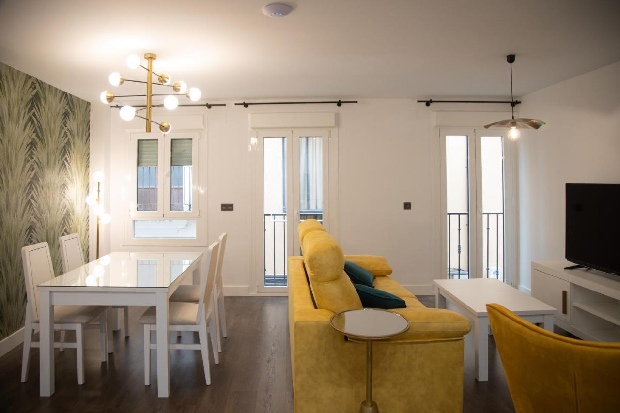 Apartamentos Boutique Cervantes Пласенсія Екстер'єр фото