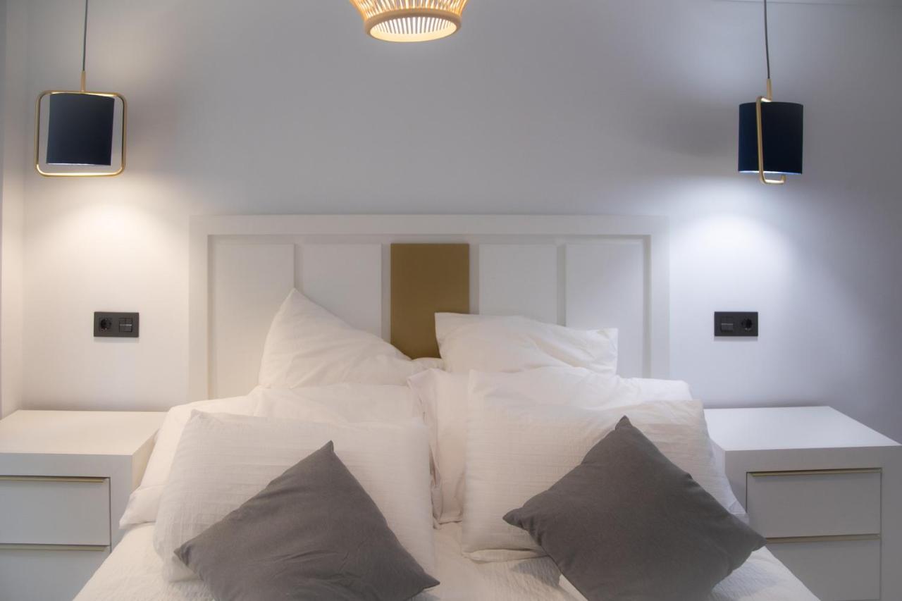 Apartamentos Boutique Cervantes Пласенсія Екстер'єр фото