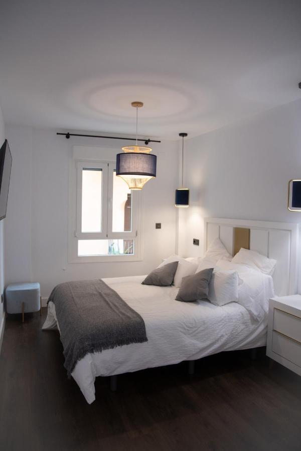 Apartamentos Boutique Cervantes Пласенсія Екстер'єр фото